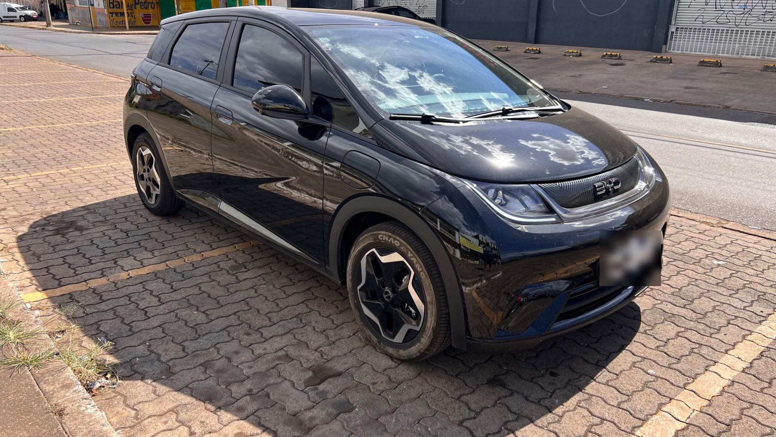 BYD Dolphin GS preto — o carro que você vai dirigir
